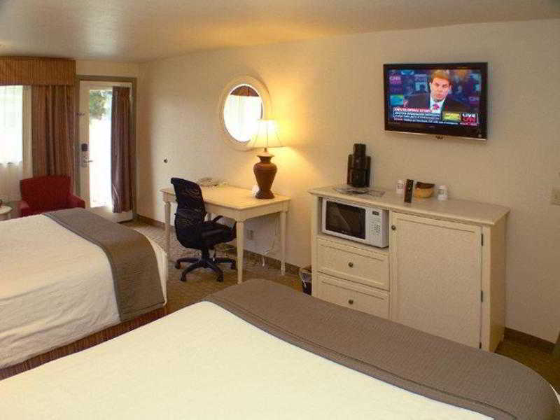 Best Western Inn At Face Rock Бандън Екстериор снимка